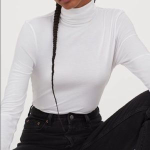 H&M Turtleneck top shirt size small
